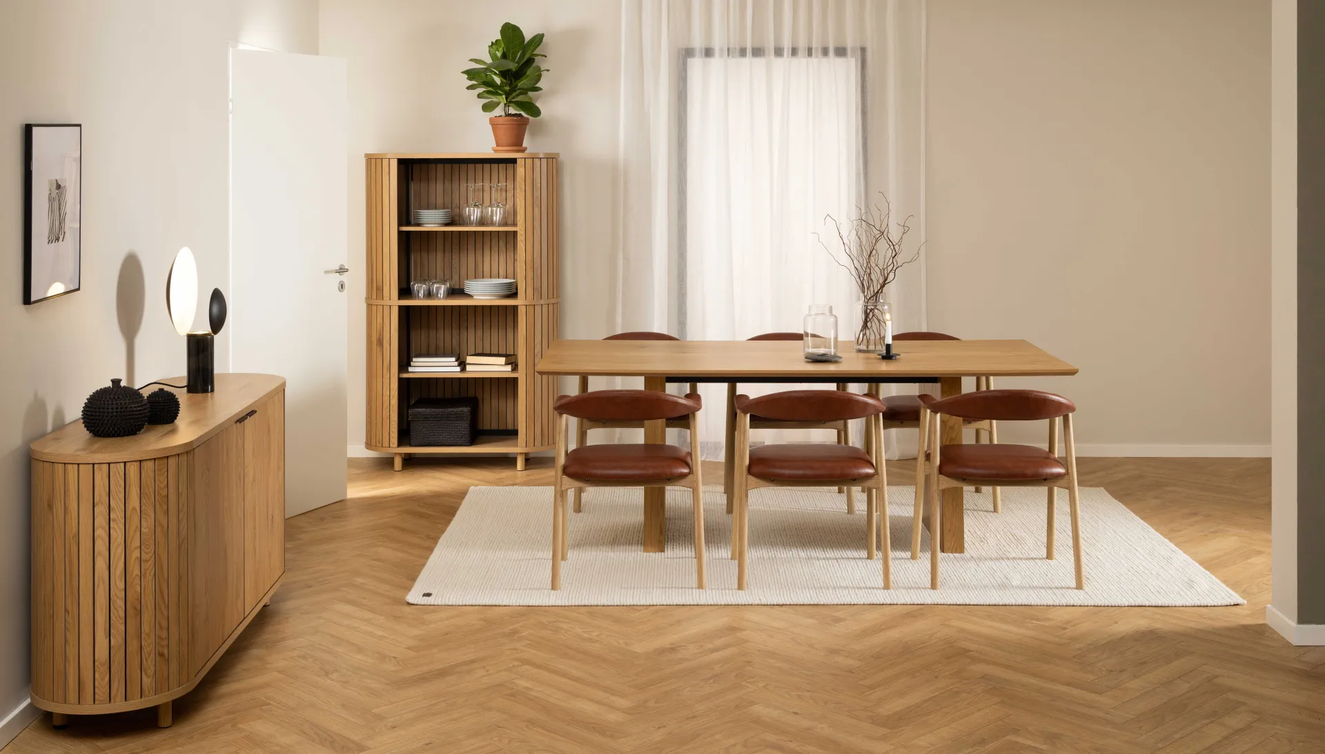 Emob Addi Esszimmerstuhl mit Armlehne in PU Retro Brandy 691B FR, Untergestell Eiche