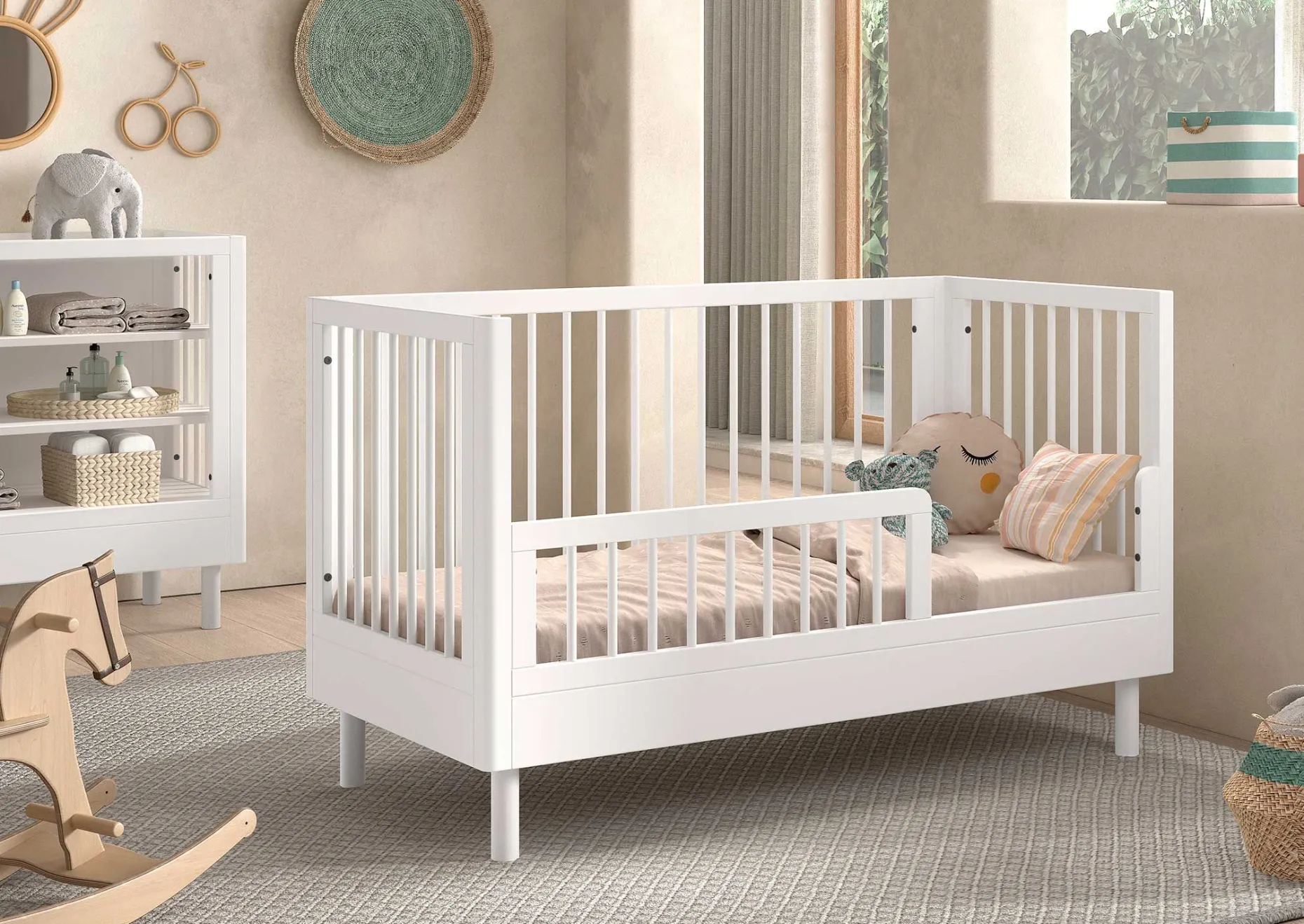 Babyzimmer Forrest: Babybett 70x140cm, Kommode mit Windelregal, Kleiderschrank - Weißbuche