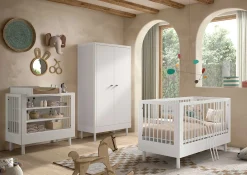 Babyzimmer Forrest: Babybett 70x140cm, Wickeltisch mit Wickelbrett, Kleiderschrank - Weißbuche