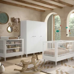 Babyzimmer Forrest: Babybett 70x140cm, Wickeltisch mit Wickelbrett, Kleiderschrank - Weißbuche