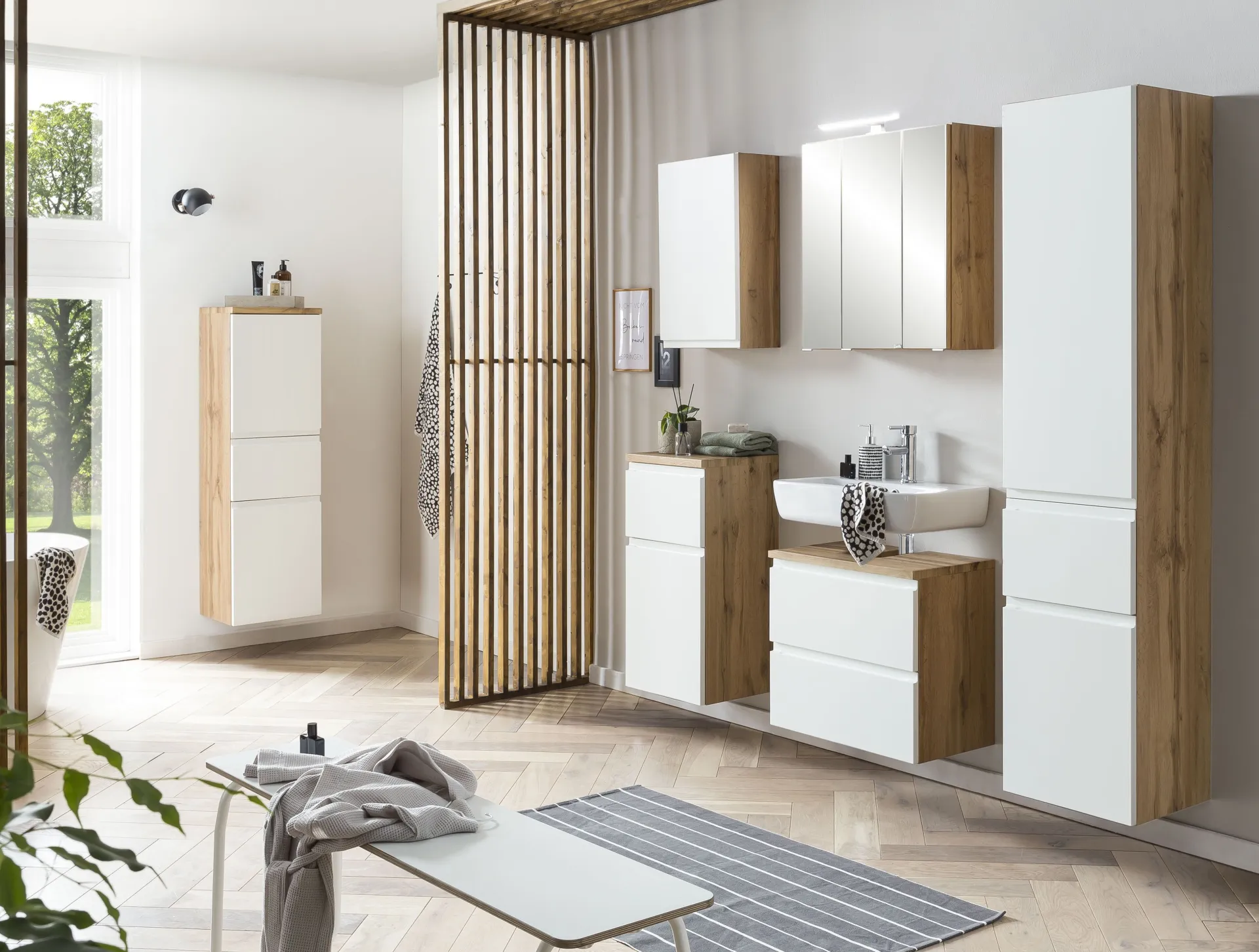 Held Badezimmerset Varese | Waschtisch und Spiegelschrank mit Beleuchtung | Wotan Eiche es Design