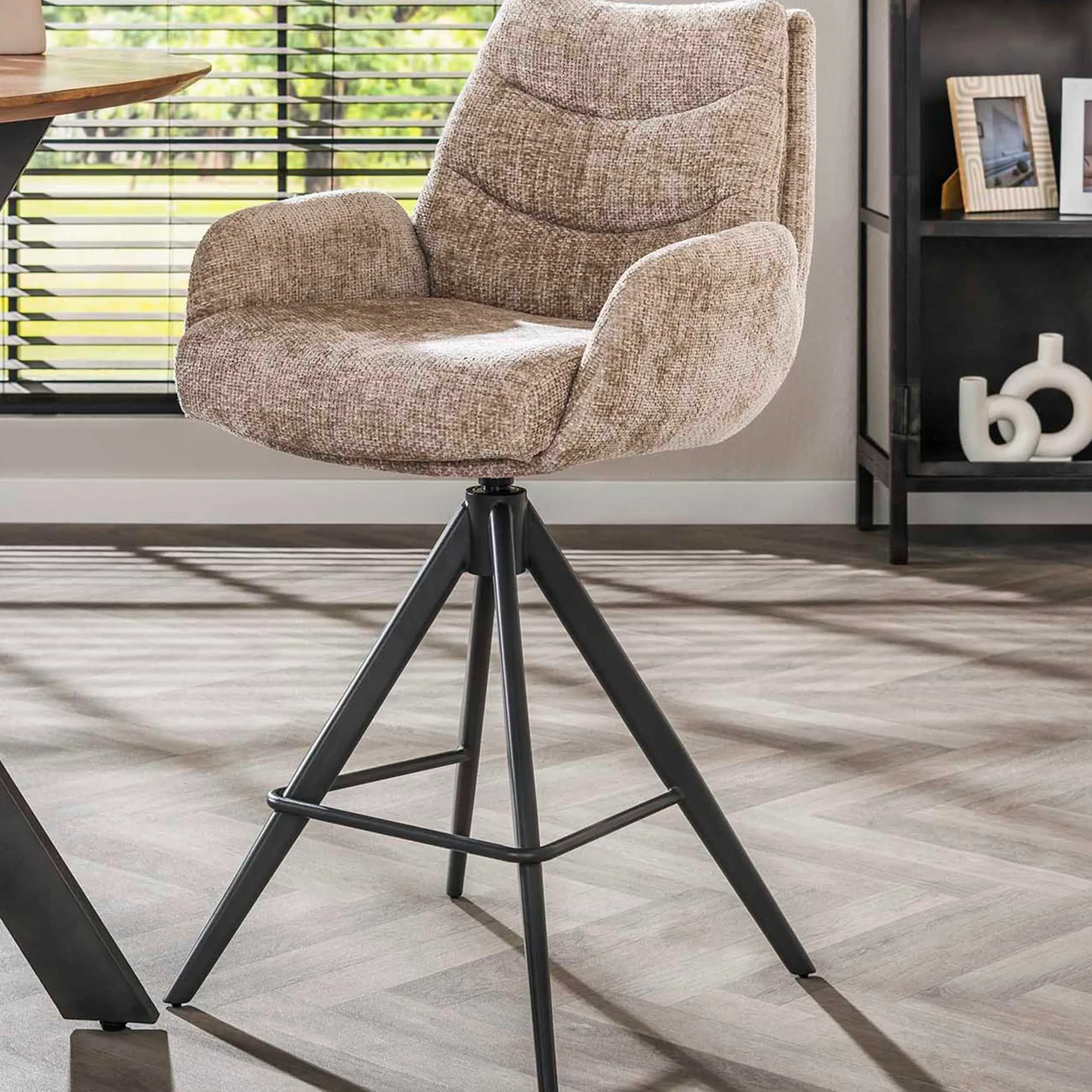Emob Barhocker Lungo - 56x60x99cm - drehbar - sand