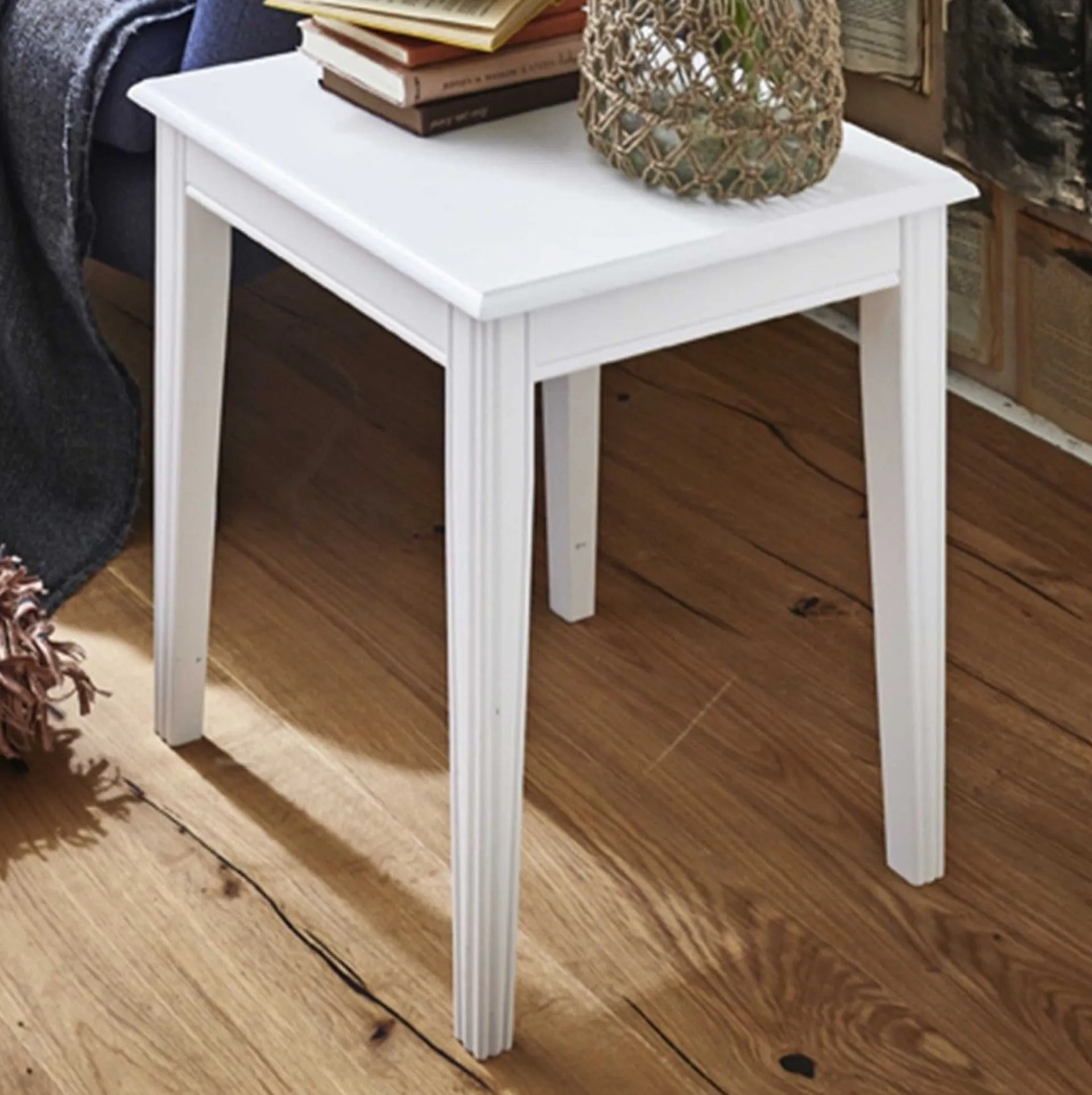 Haku Beistelltisch | 45 x 45 x 51 cm | High Gloss White