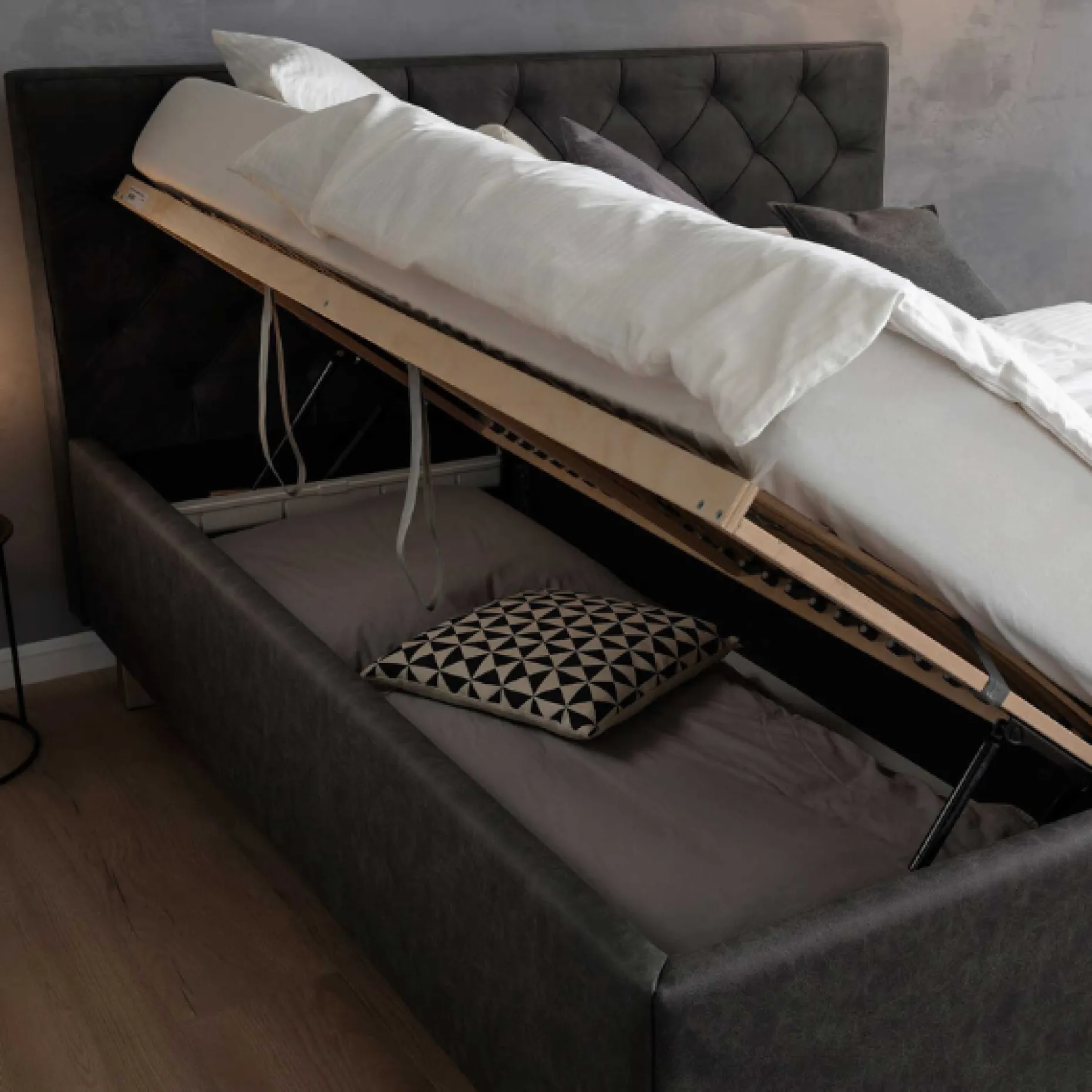 Bett San Marino 180x200cm mit Stauraum Kunstleder - anthrazit/schwarz