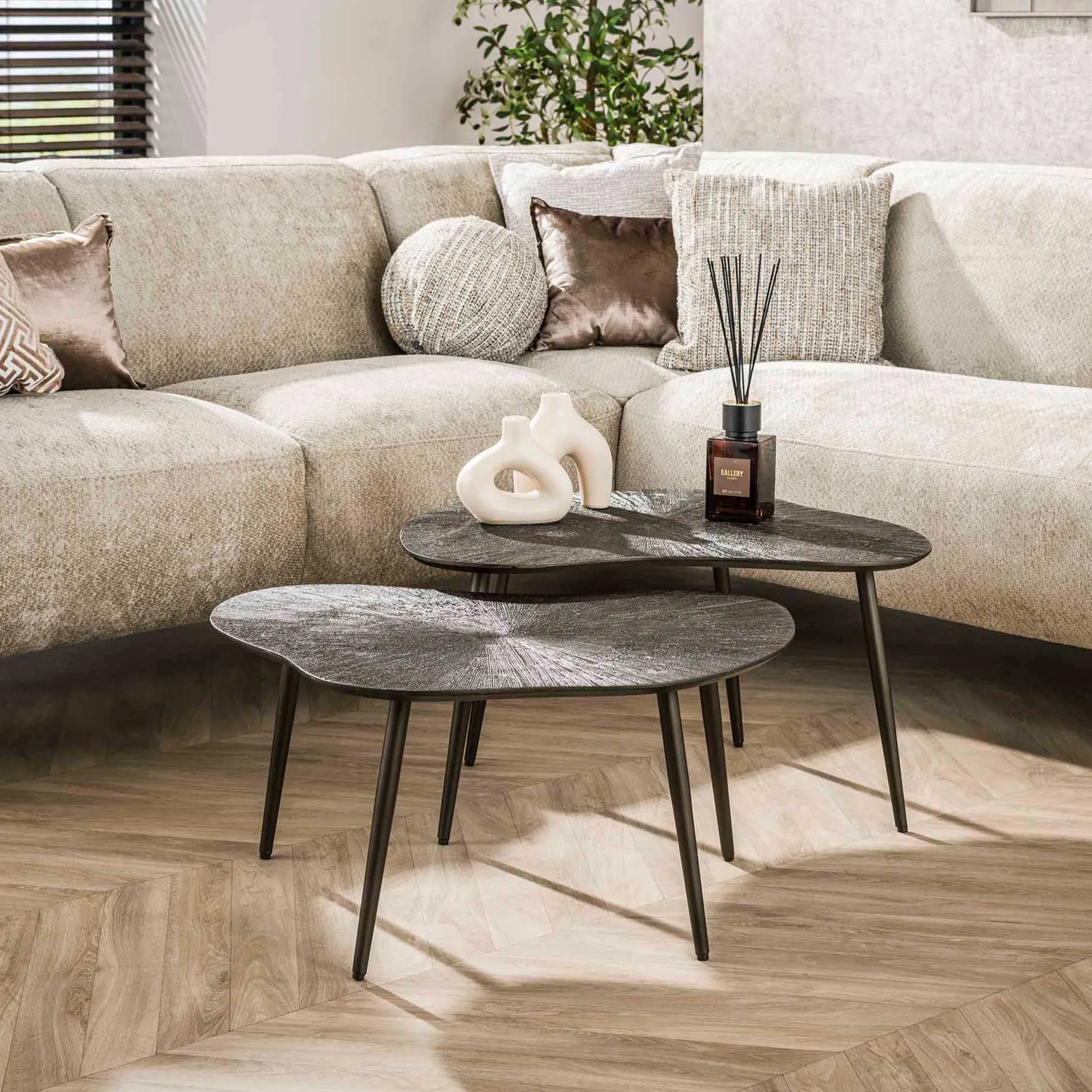 Emob Brown Ray Metall Blatt Couchtisch Set/2 - Dunkelbraun