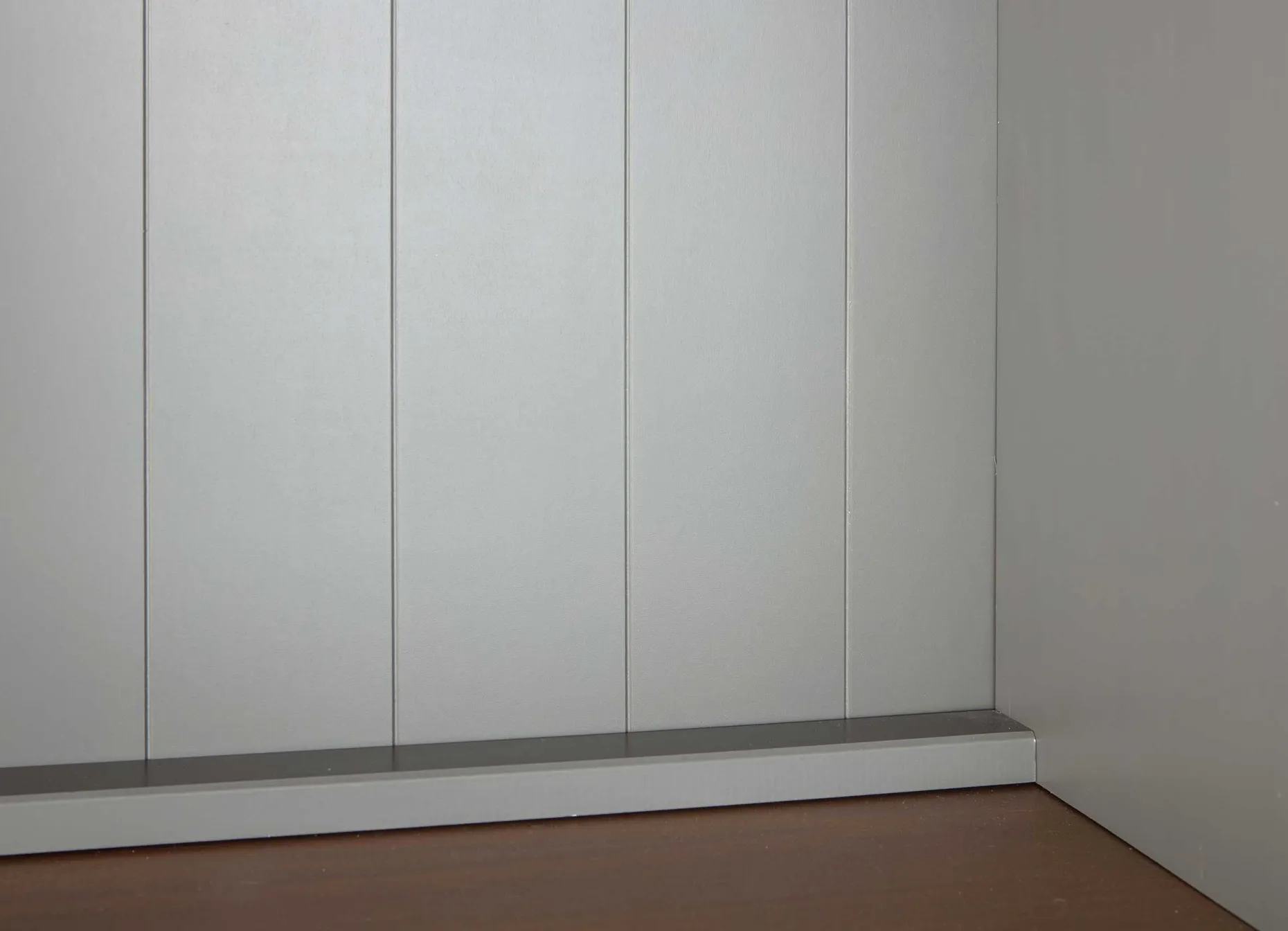Buffetschrank Cerci 131cm mit 5 Türen und 3 Schubladen - grau