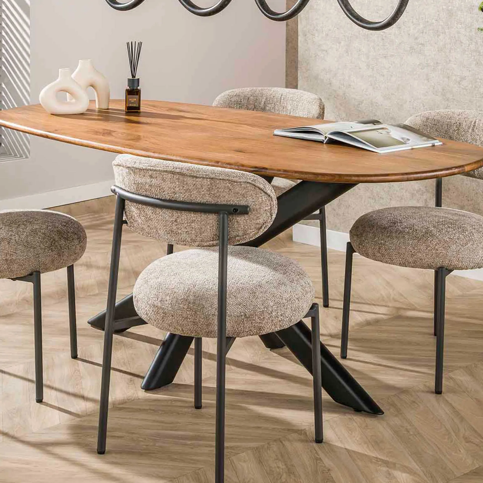 Emob Cliff Oval Tube 180 cm Esstisch (Sand)