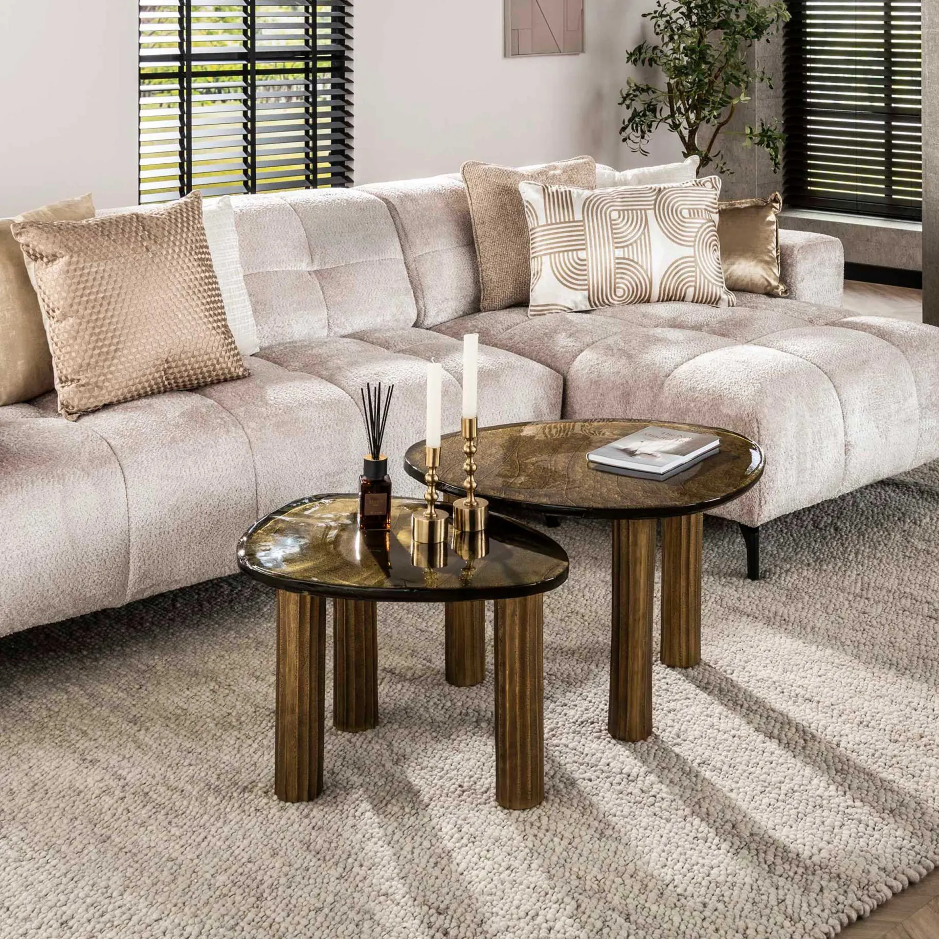 Emob Eclipse M Couchtisch in Antik
