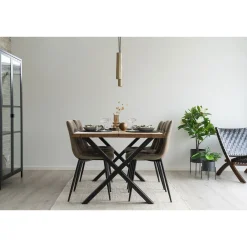 House Nordic Esstisch aus Eiche Natur mit gewellter Kante