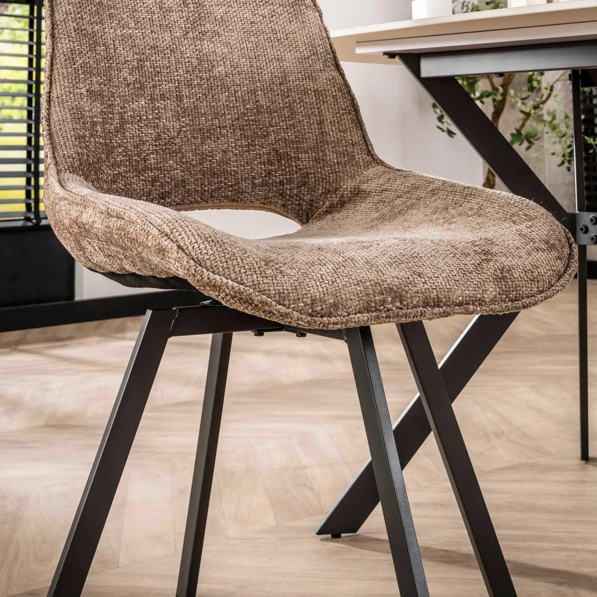 Emob Esszimmer-Drehstuhl Nuria - champagnerfarbener Chenille-Stoff