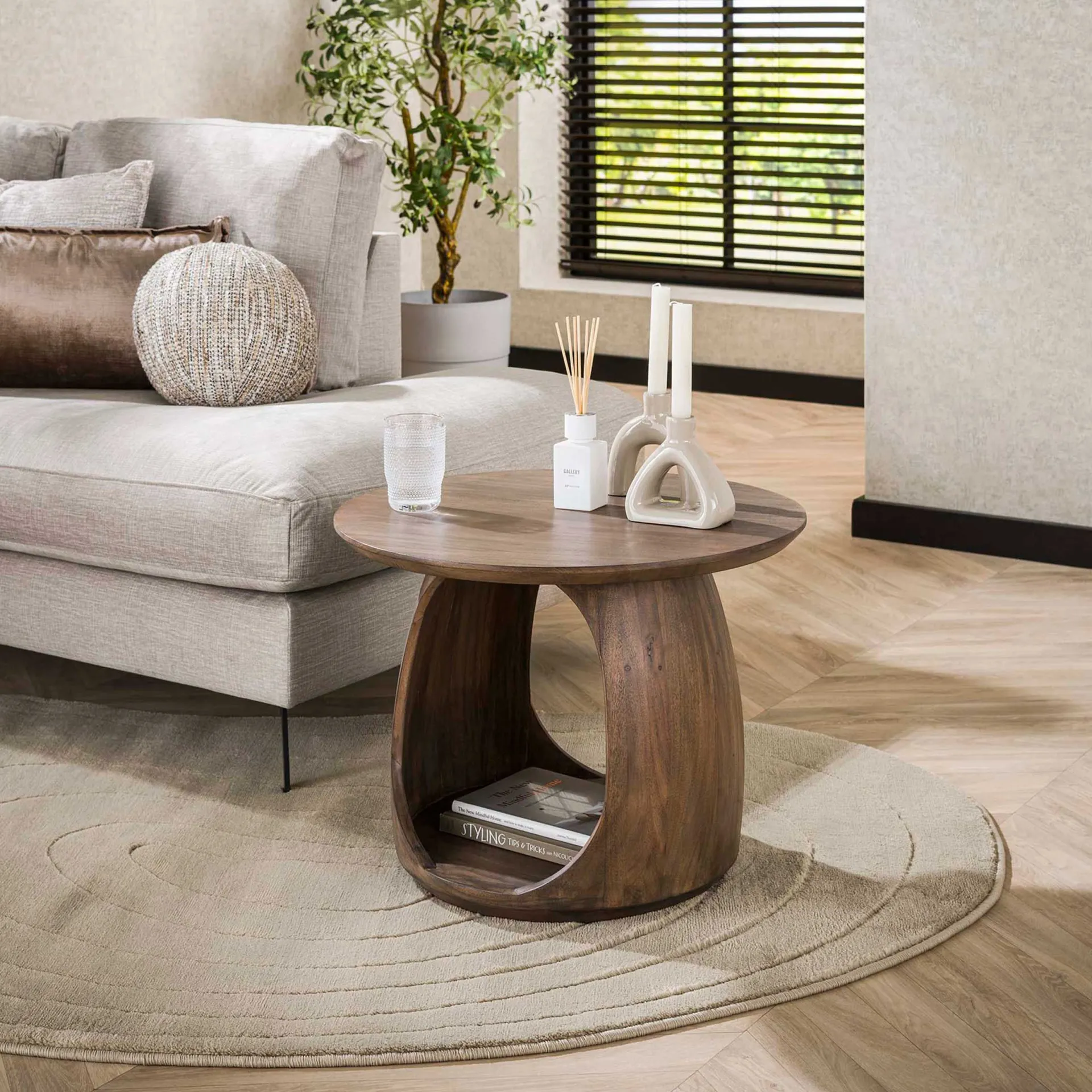 Emob Flow Solid M Beistelltisch: Acacia Glaze Brown