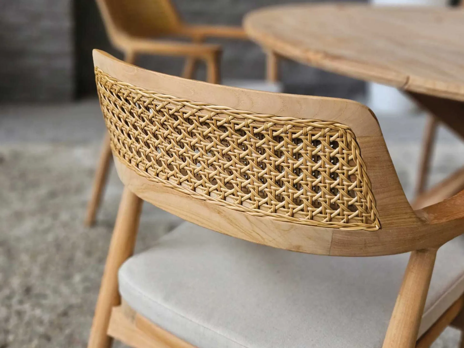 Gescova Gartenstuhl Lombok – Teakholz und Rattan – 60x57x82 cm –