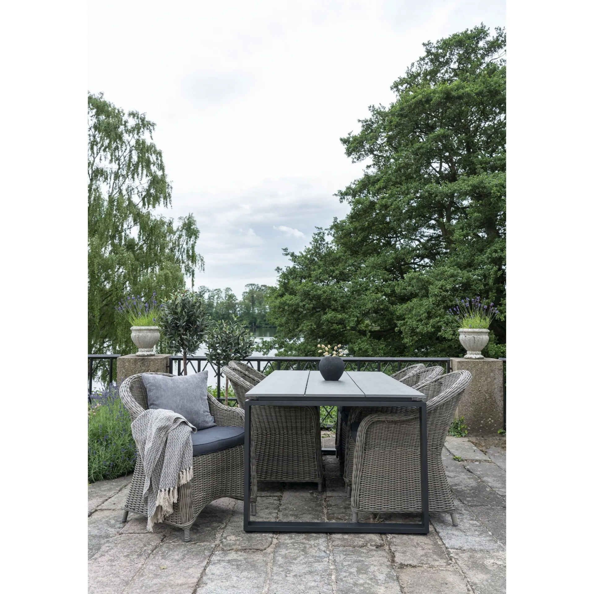 House Nordic Gartentisch Denver - 210x100x75 cm - grau/schwarz