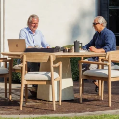 Gescova Gartentisch Tiago - Teakholz & Zement - 160x160x76 cm - Braun/Weiß