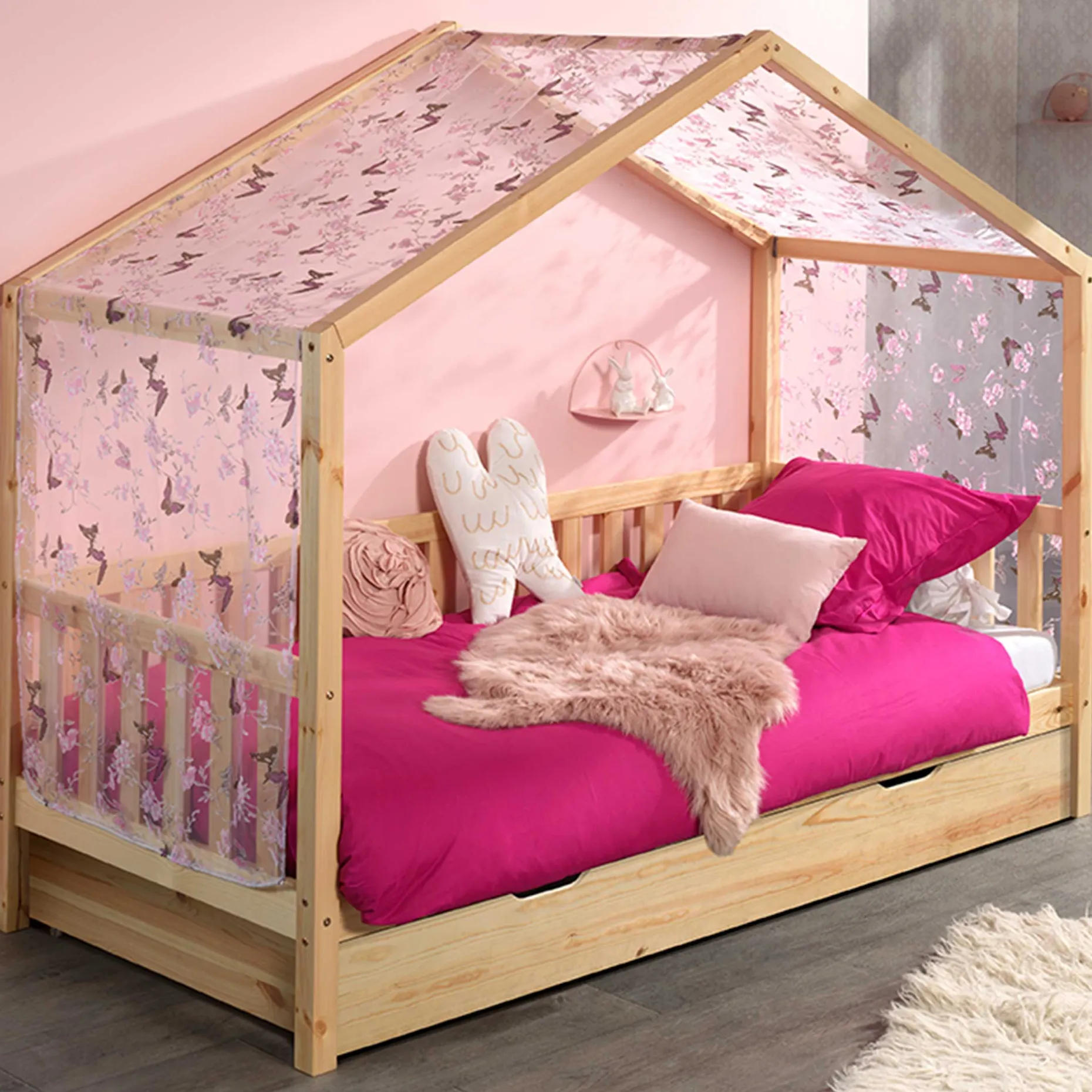 Hausbett Dallas 2 90x200 mit Bettkasten und Voile mit Schmetterlingsmuster - Kieferholz/rosa