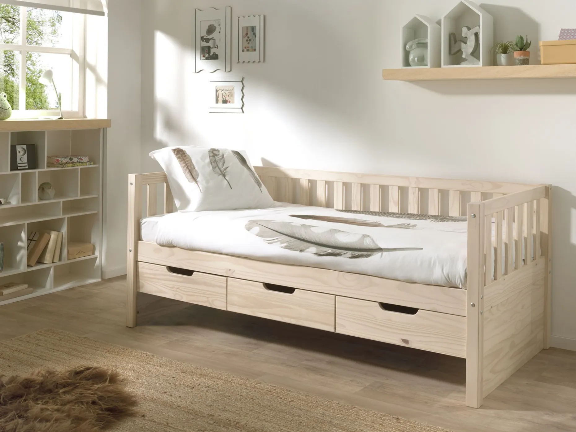Kabinenbett Friedrich | 211,2 x 98,2 x 68 cm | 3 Schubladen | Kiefernholz | Milky Pine Design