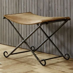 Haku Klappbarer Hocker | 58 x 50 x 49 cm | Echtes Leder