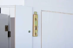 Kleiderschrank Bastian mit 3 Türen - weiß