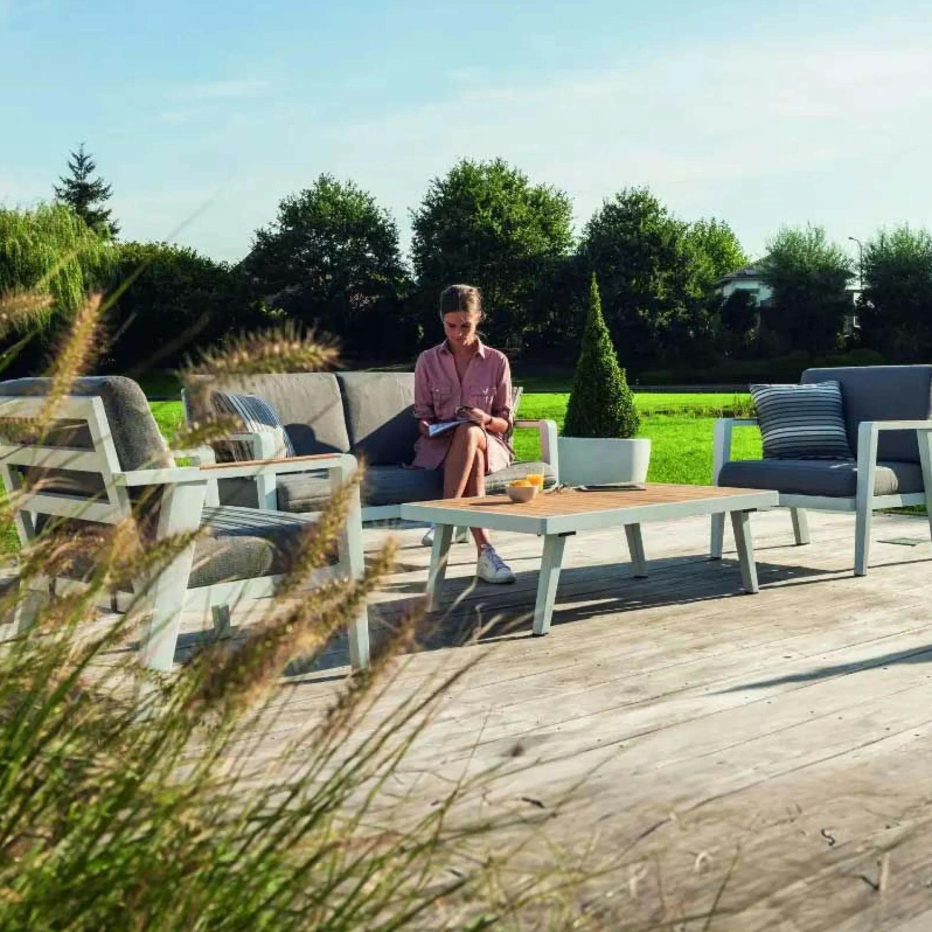 Gescova Lounge-Set Guadeloupe - Aluminium Weiß, Teakholz - 150x70x83 cm - Grau