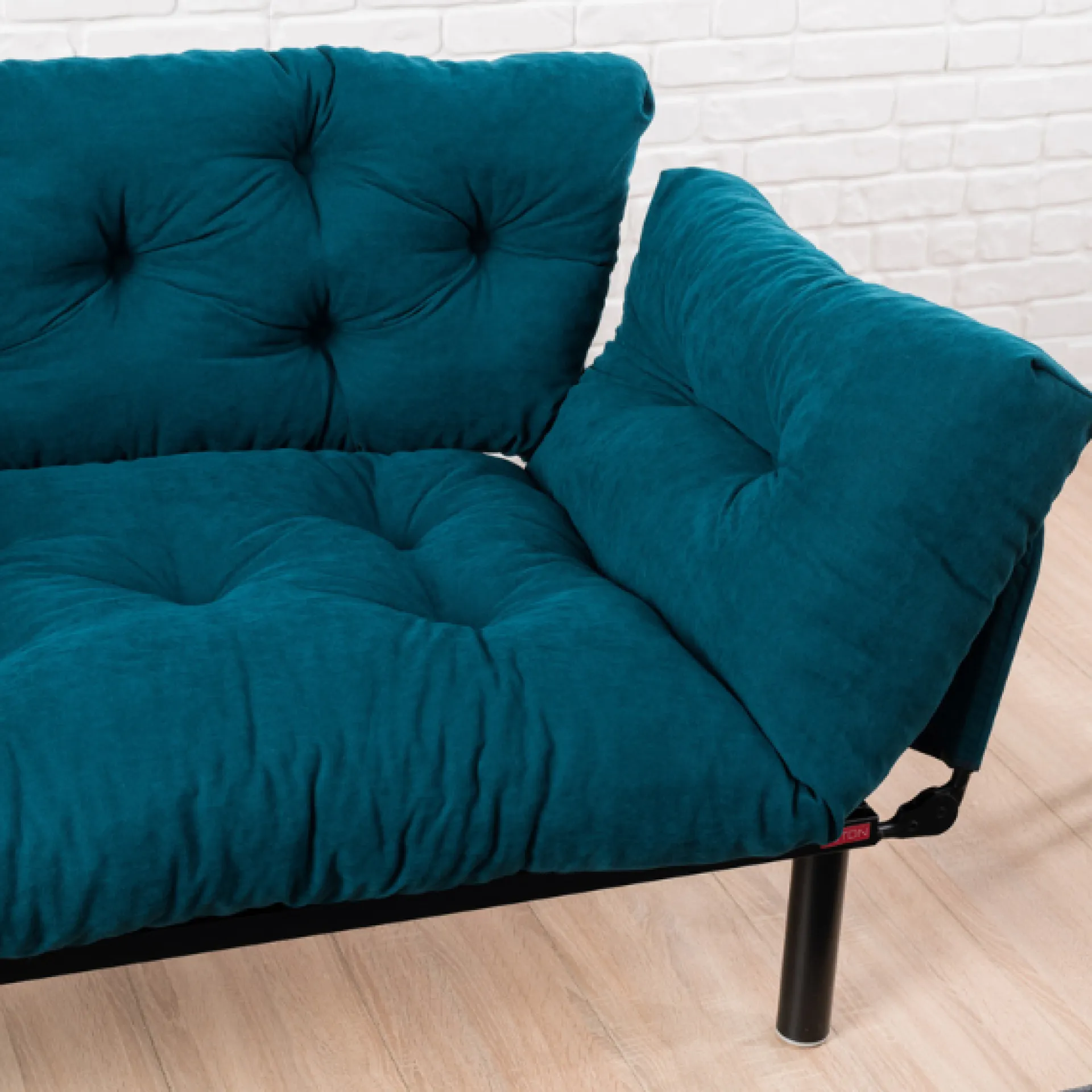 Emob Nitta 2-Sitzer-Schlafsofa | Metallrahmen | Petrol