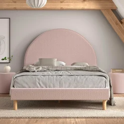 Polsterbett Maeva 140x200cm mit zwei Nachttischen - rosa Bouclé-Stoff