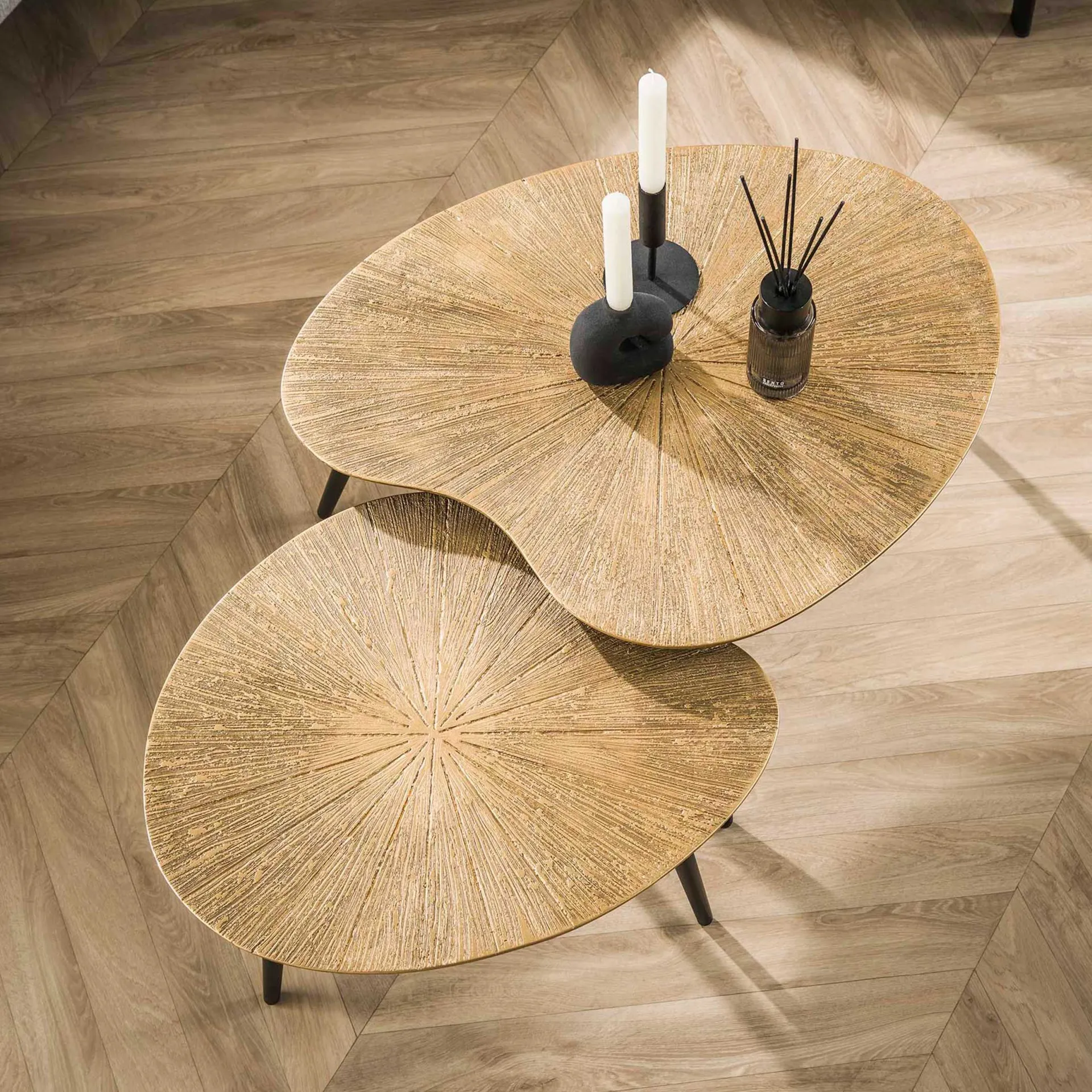 Emob Ray Metall Nierenförmiger Couchtisch Set in Antik