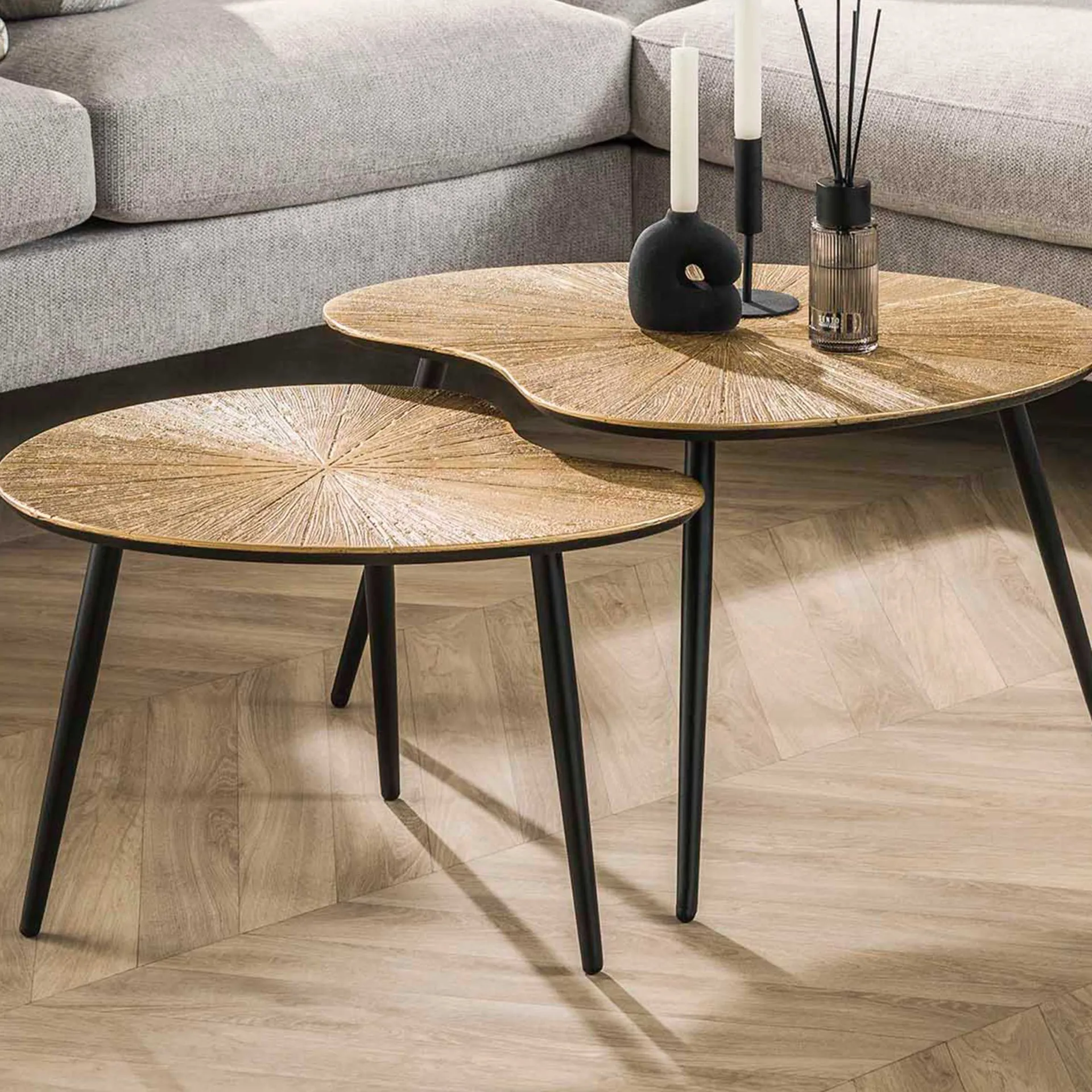 Emob Ray Metall Nierenförmiger Couchtisch Set in Antik