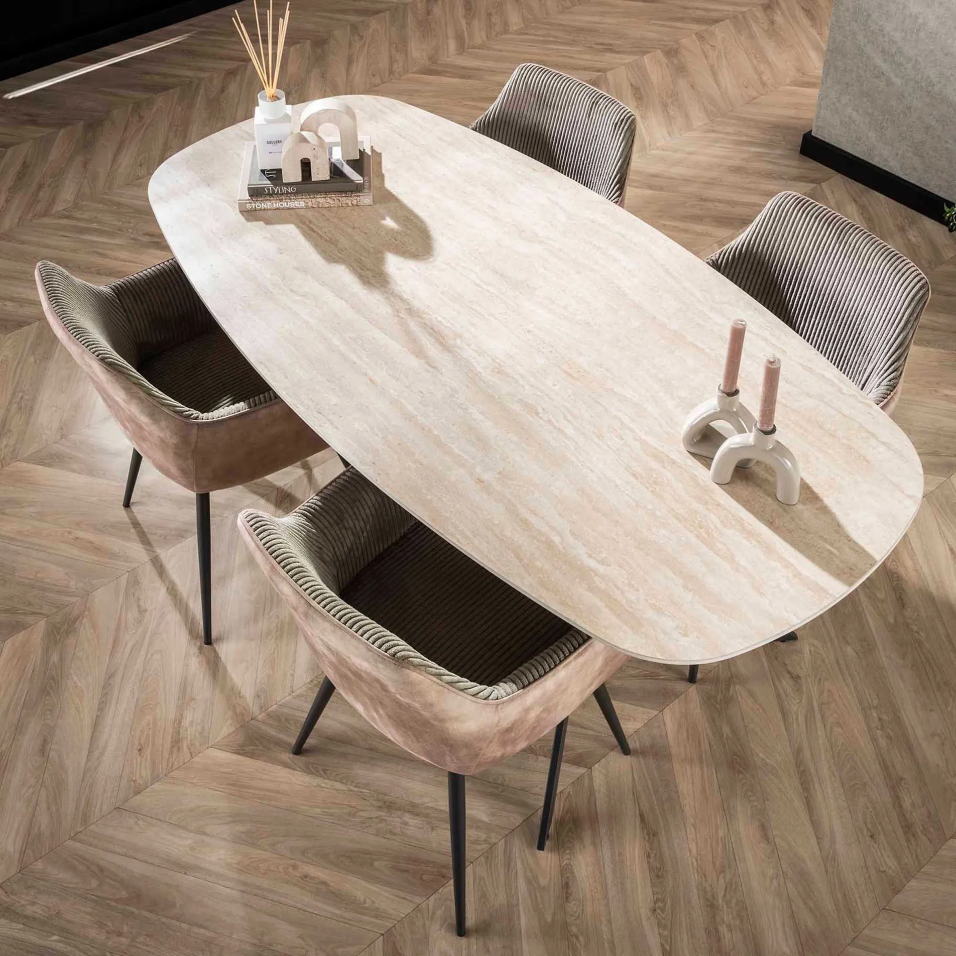Emob Romano Ovaler Esstisch aus Keramik 180cm - Dänisches Design
