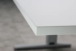 Germania Schreibtisch Osmond 160cm mechanisch verstellbar - hell/silber