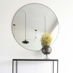House Nordic er Jersey-Spiegel: Modernes Stahldesign