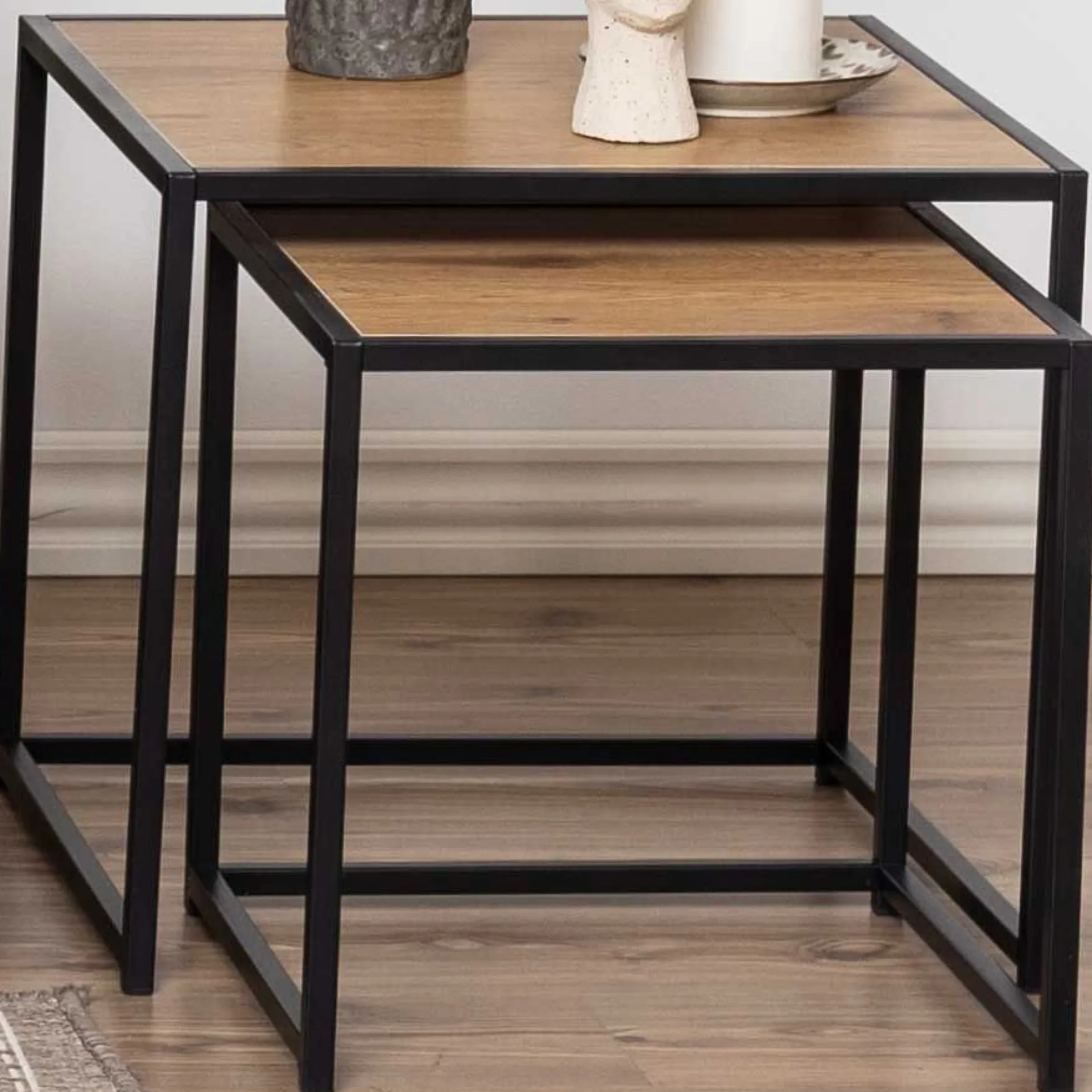 Emob Seaford Eiche Nischentische, schwarzer Stahlsockel, 50cm