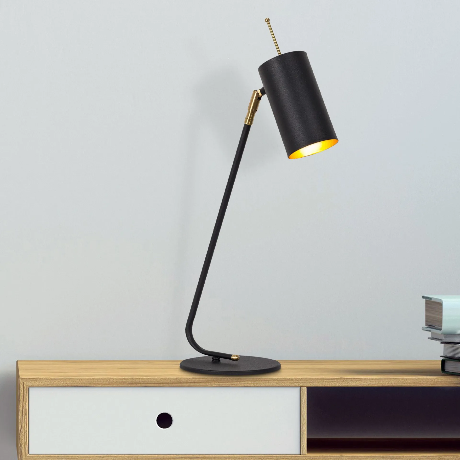 Emob Sivani Tischlampe | IRON BODY |