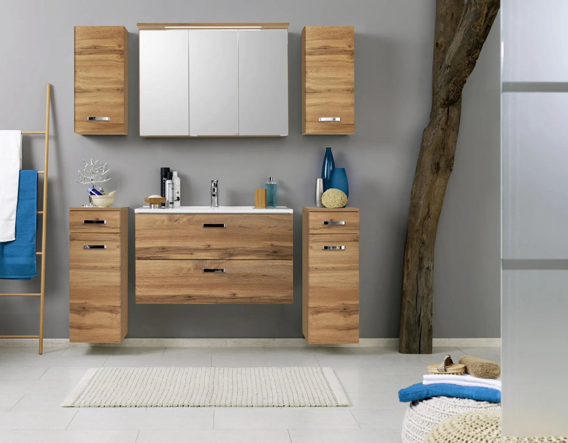 Spiegelschrank Bobbi 120cm Modell 1 3 Türen und LED-Beleuchtung - Eiche