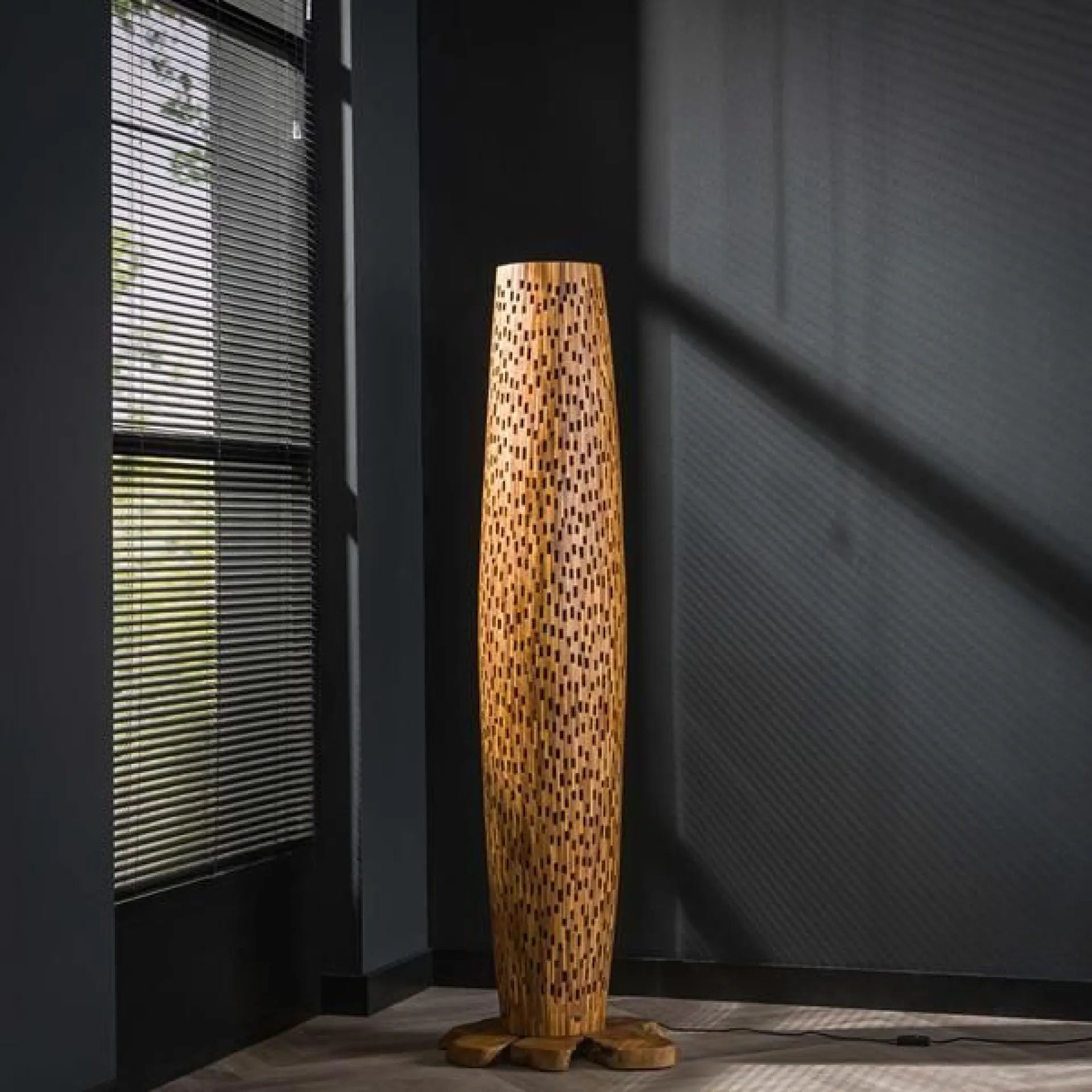 Emob Stefanos Stehlampe 145 cm-recyceltes Teakholz