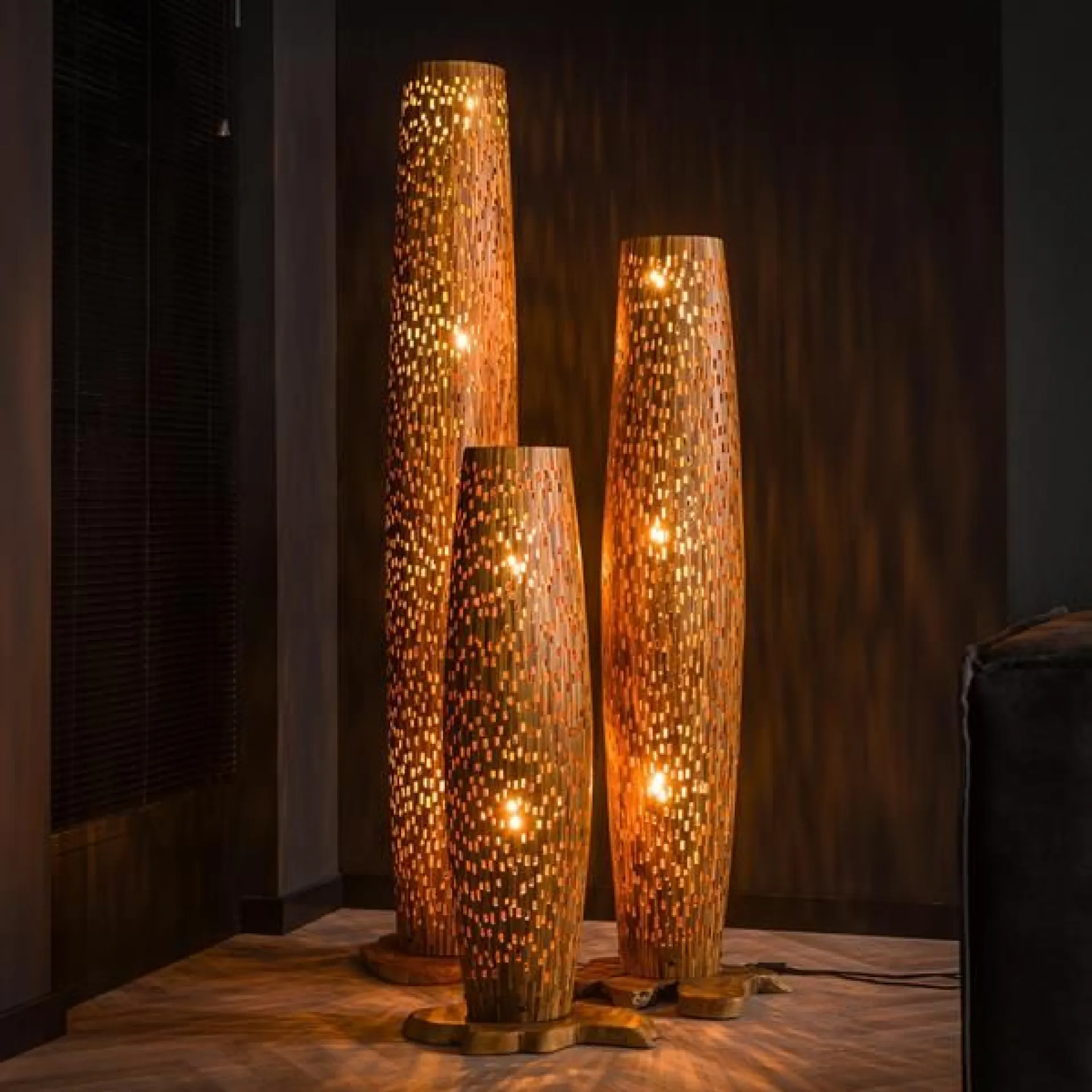 Emob Stefanos Stehlampe 145 cm-recyceltes Teakholz