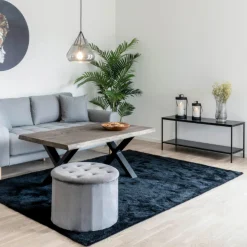 Vita Black TV Stand: 2 Ablagen, Stahlrahmen