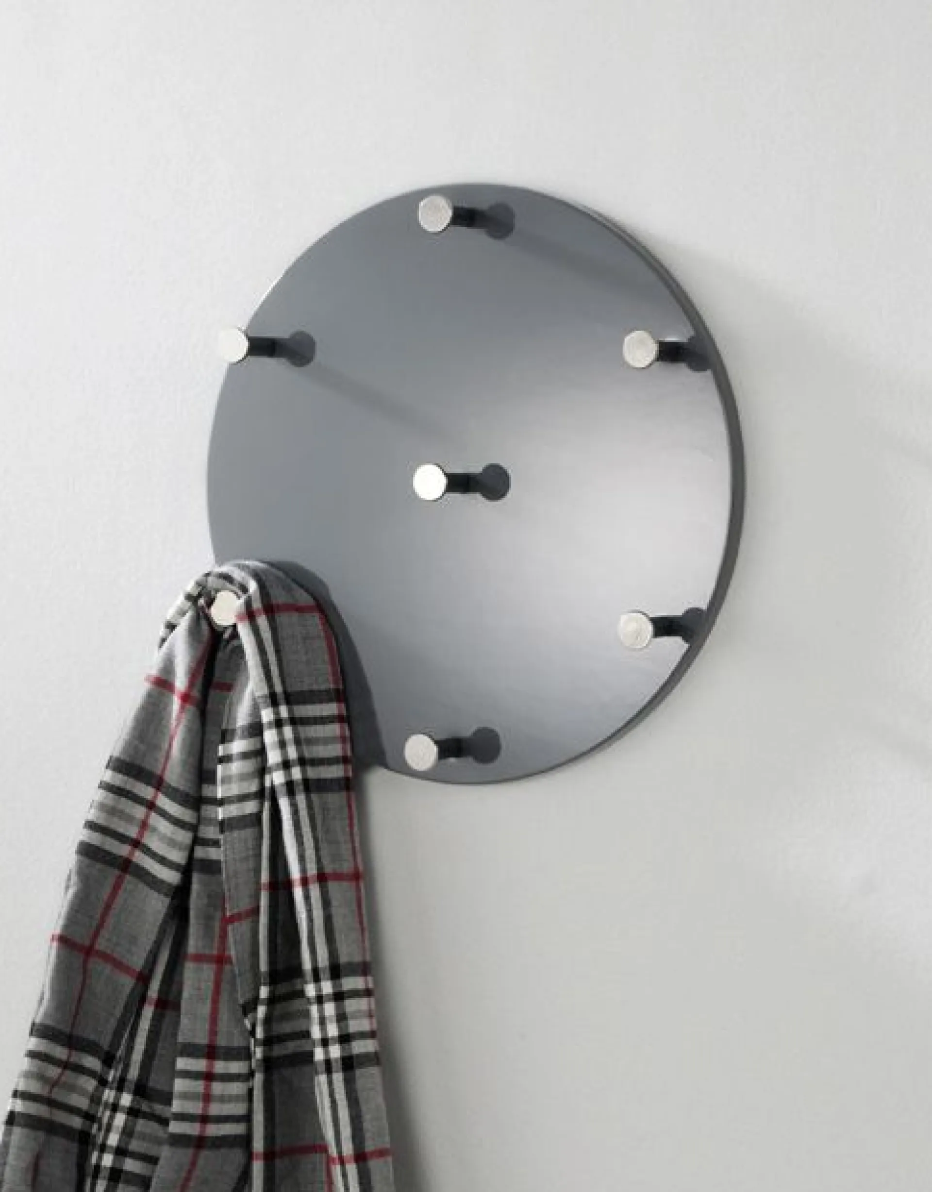 Haku Wandgarderobe | 7 Knöpfe |